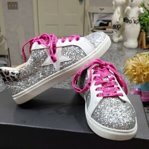 "Torrid/Betsey Johnson" Sz.7 W, Silver Glitter Sneakers with Pink Accents. ...